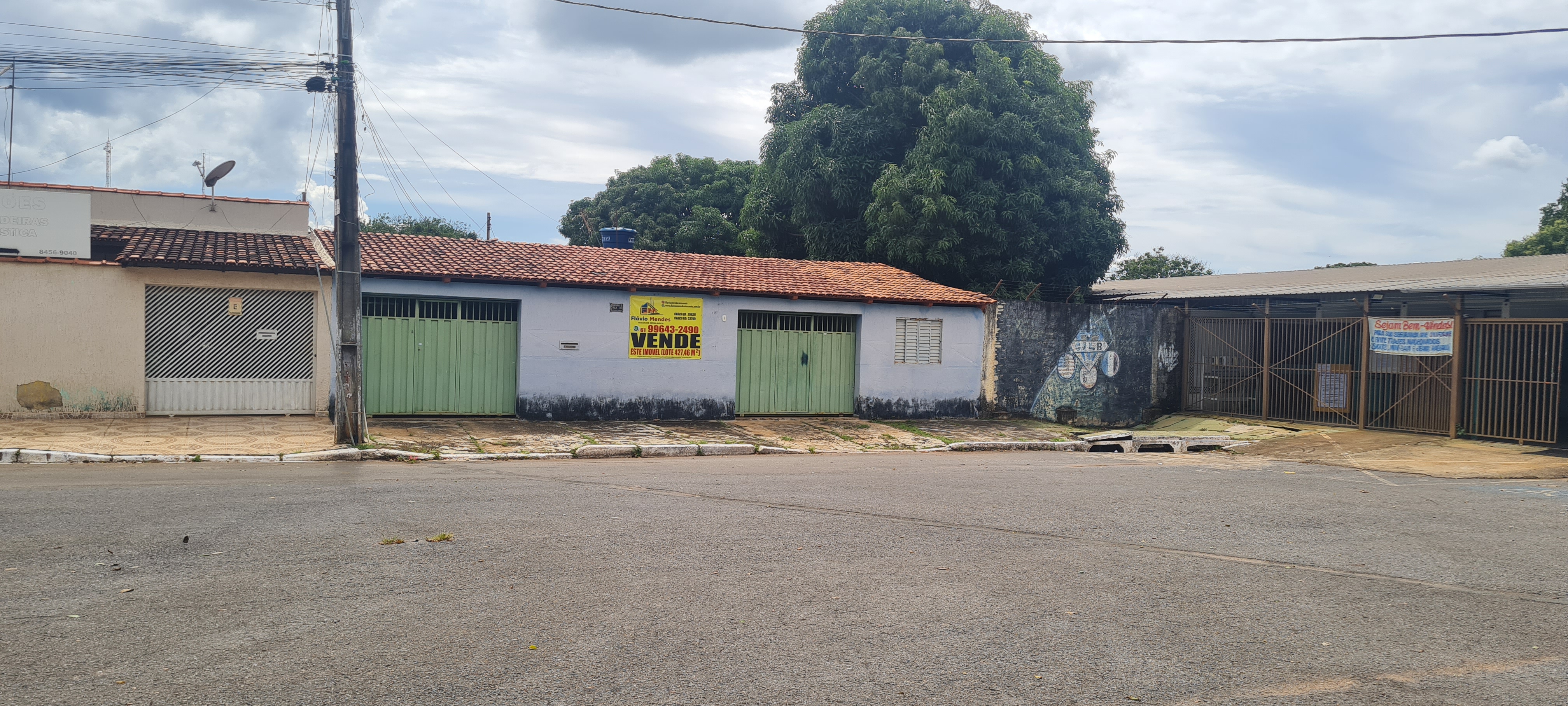 Lote  427 metros- Ao lado do Cilb de Brazlandia-DF - BRAZLANDIA - DF